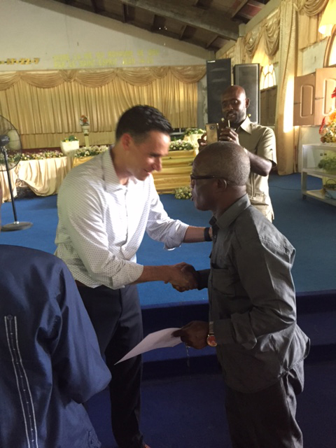 cote_dIvoire_handshake_480x640